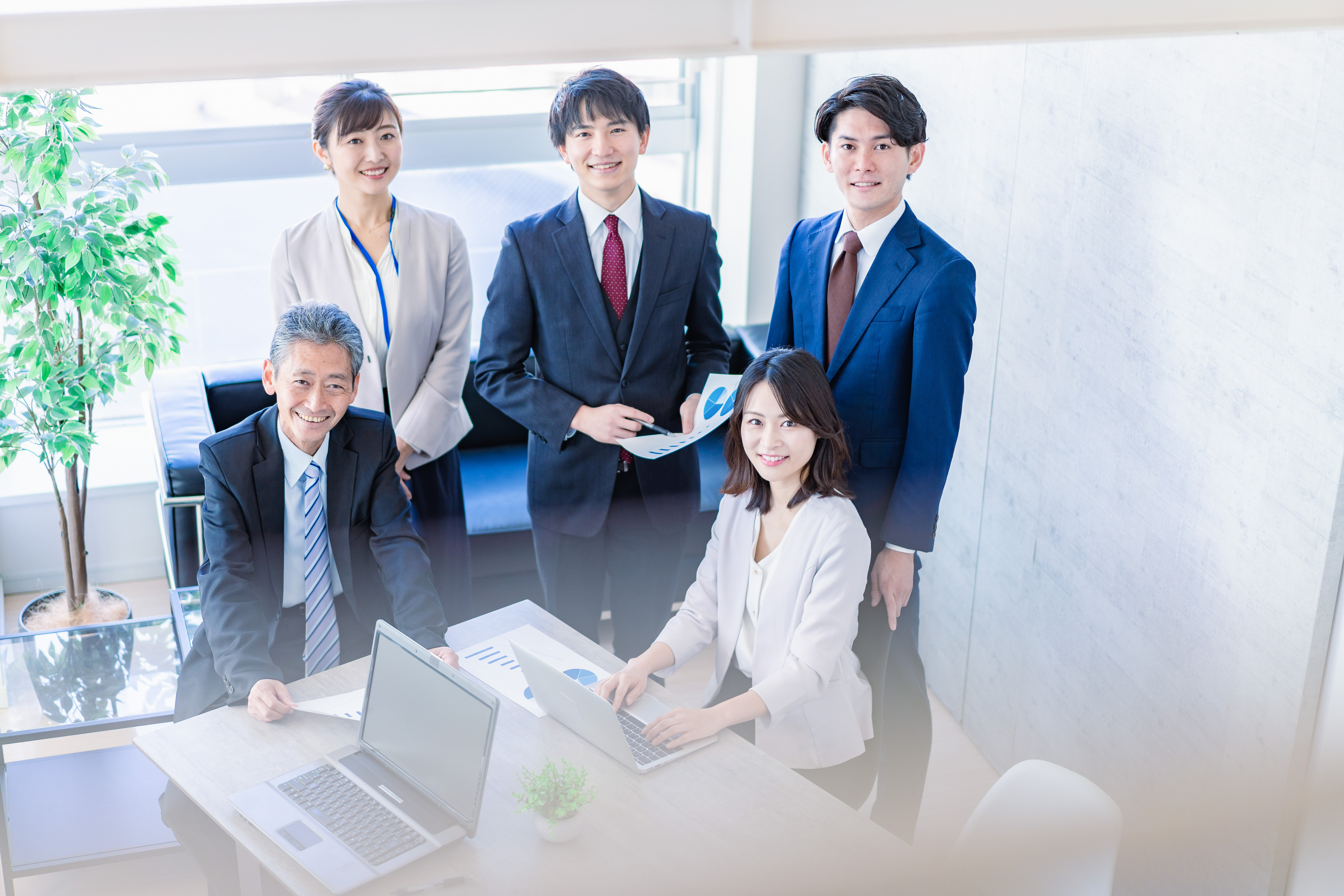 口コミ・評判や求人数などの点で人気の姫路市にあるおすすめ派遣会社で働く人