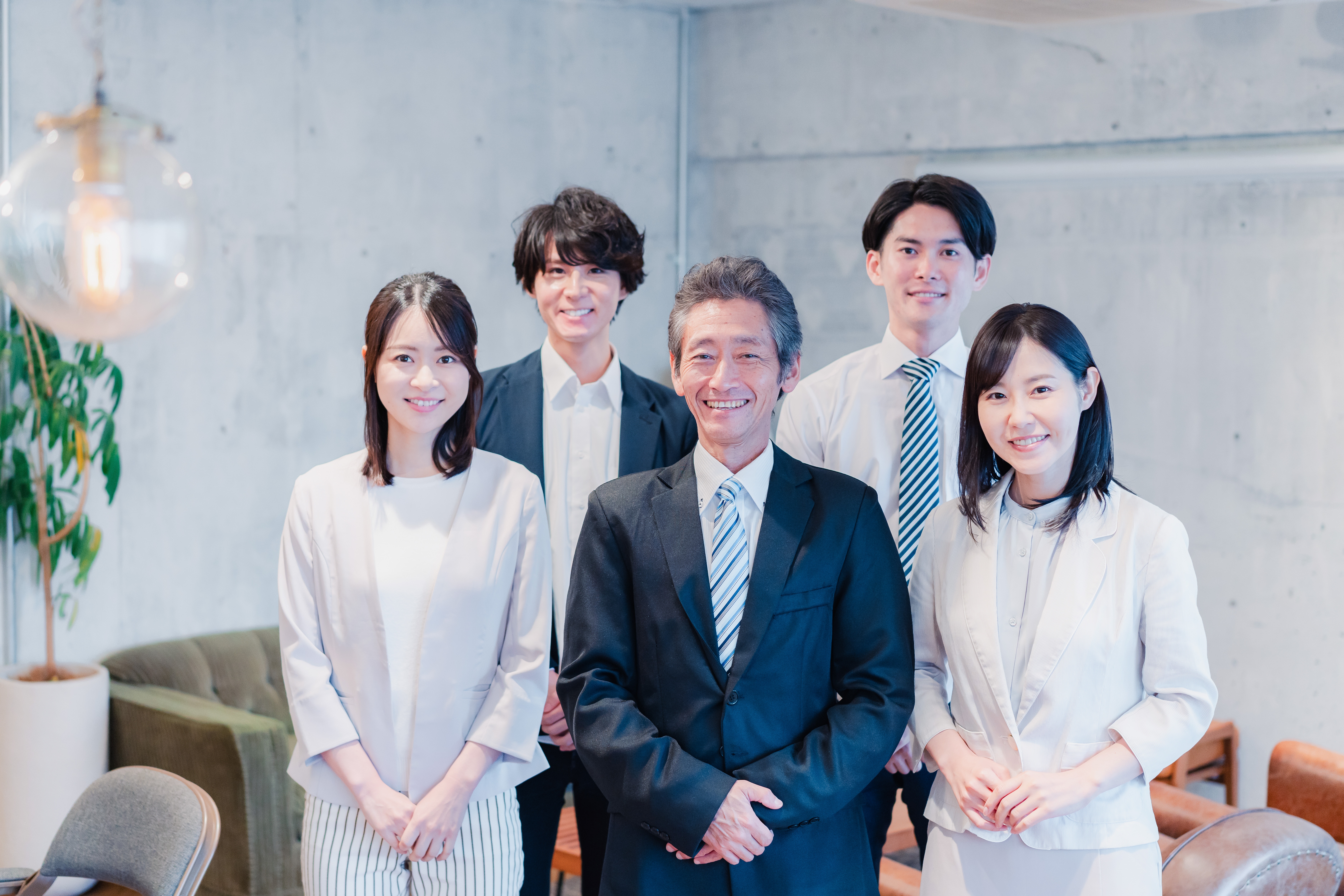 口コミ・評判や求人数などの点で人気がある仙台市のおすすめ派遣会社で働く女性・男性